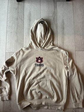 AUBURN UNIVERSITY SZ L HOODIE LIGHT TAN WTH EMBROIDERED AUBURN TIGERS ON BK